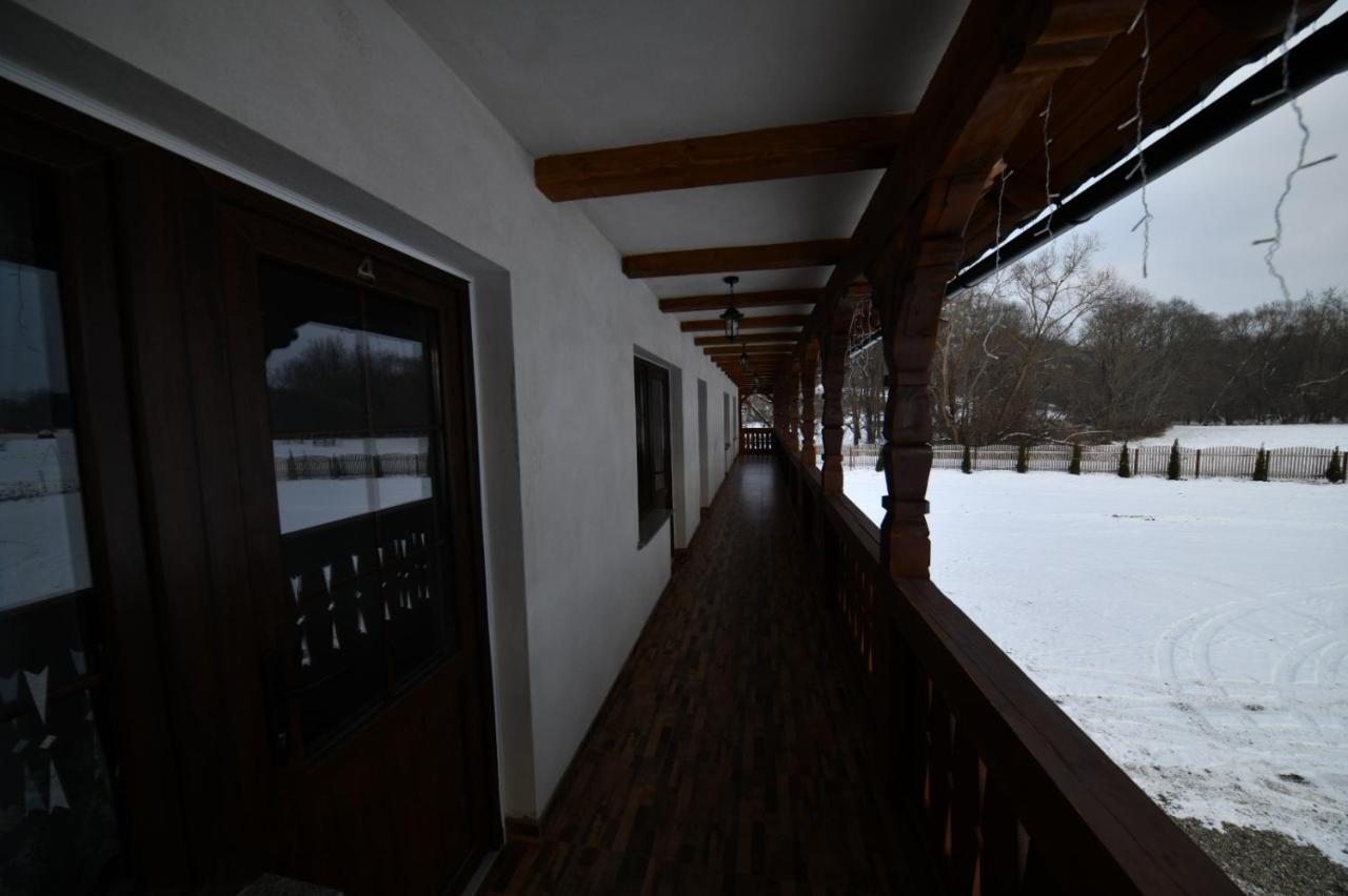 Conacul Cosaului Hotel Fejérfalva Kültér fotó