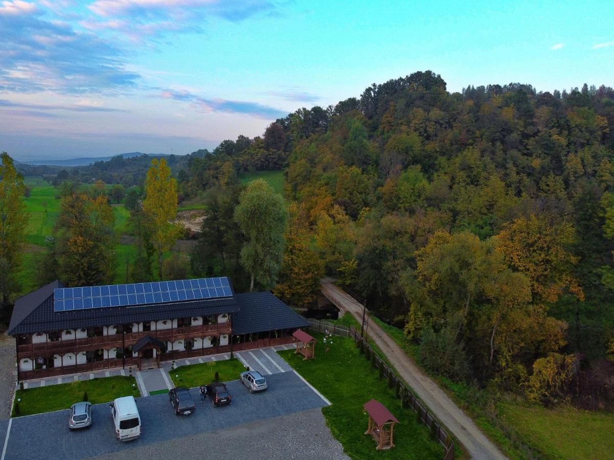 Conacul Cosaului Hotel Fejérfalva Kültér fotó