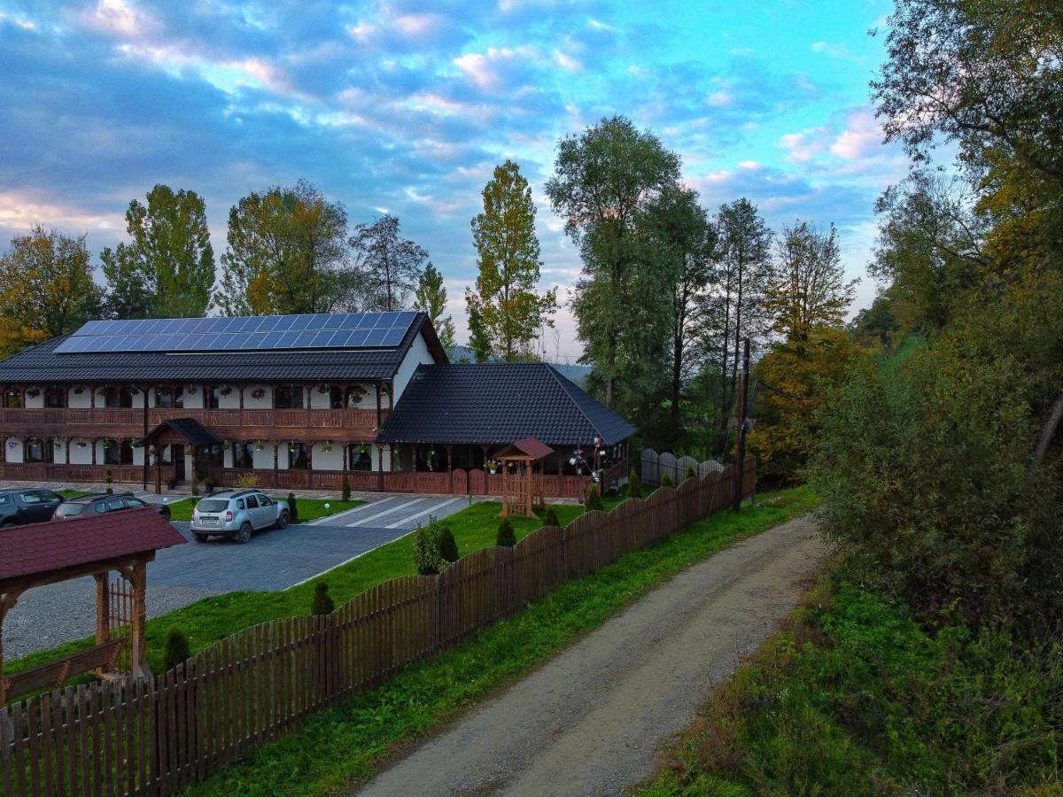 Conacul Cosaului Hotel Fejérfalva Kültér fotó